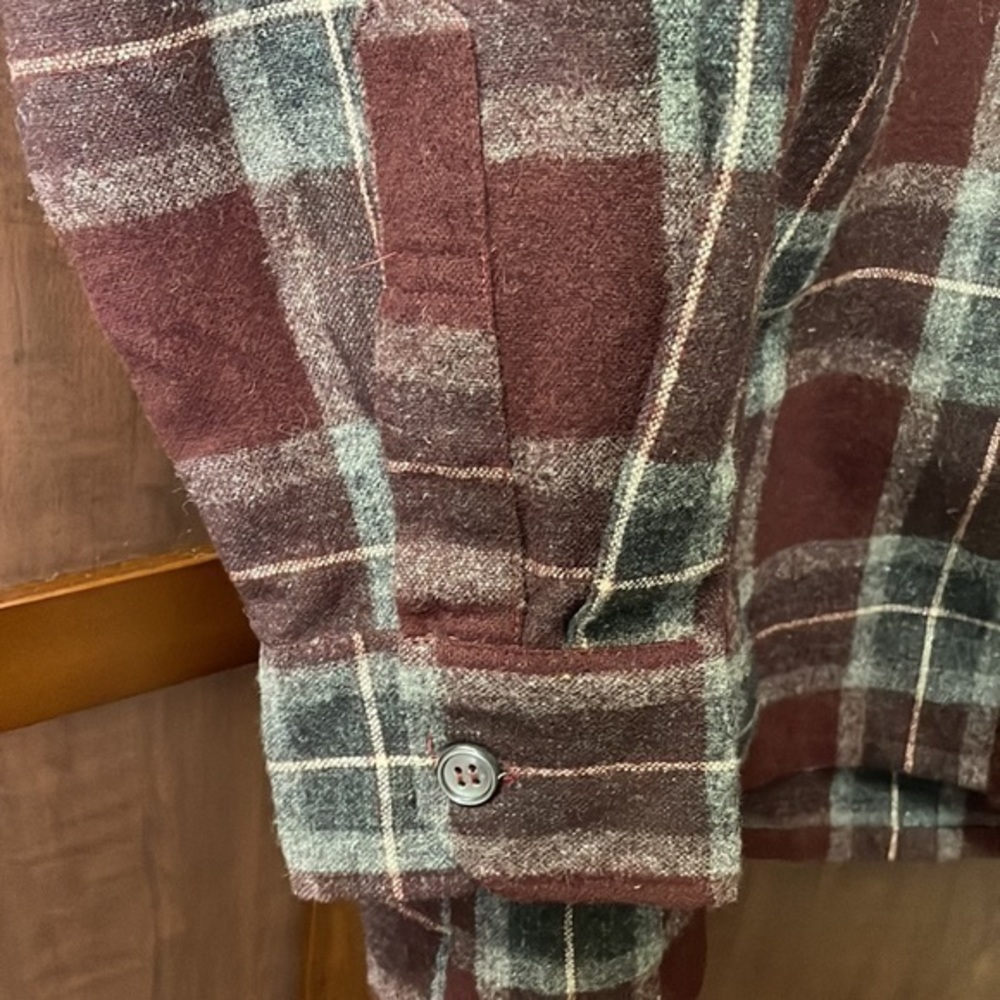 Aldo Puritan Burgundy Vintage Wool Plaid Shirt. Size Large - Picture 6 of 6